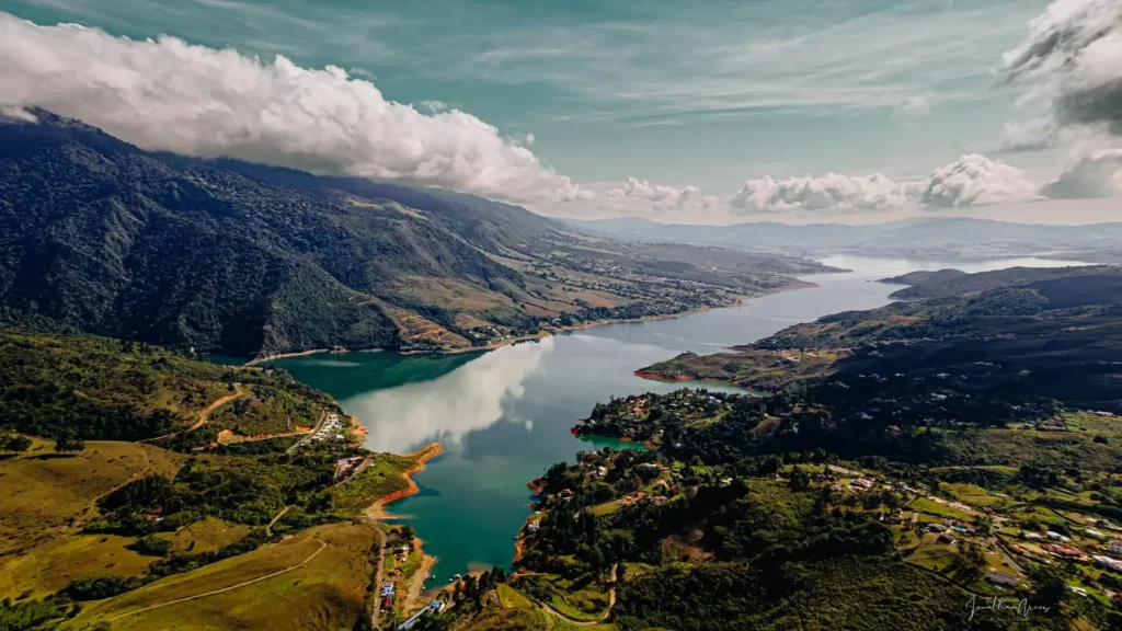 Lago Calima: Guía Oficial De Alojamiento Y Aventura | Reserva Online 9 pasadias lago calima