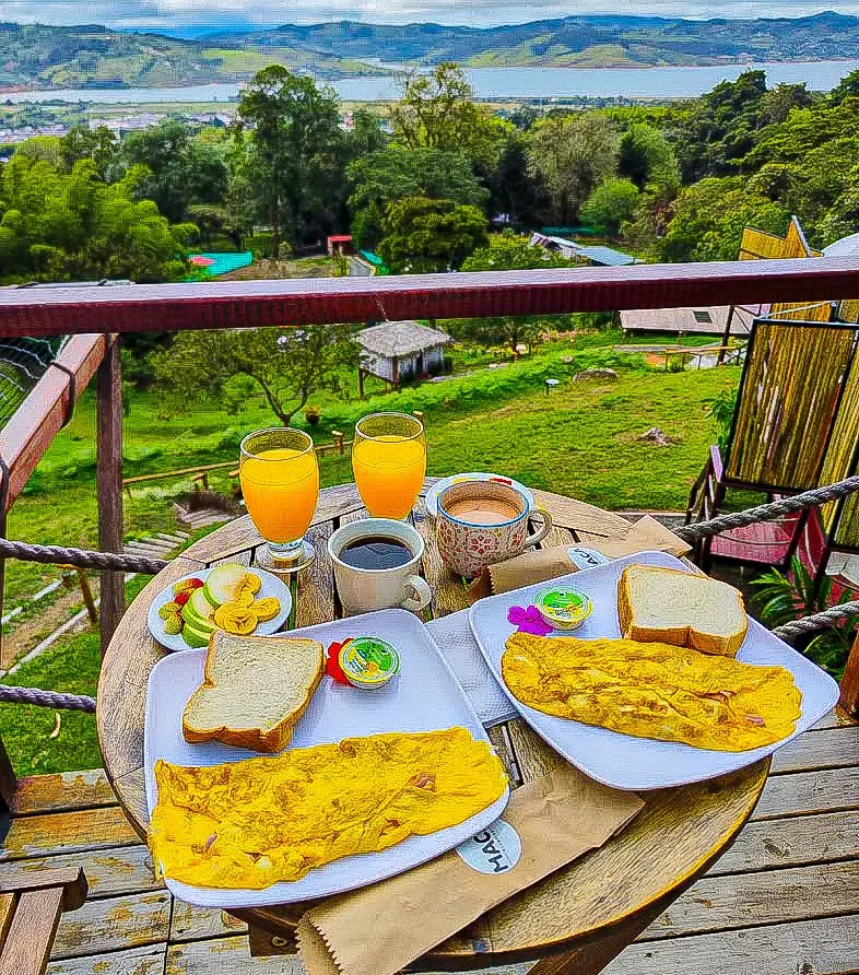 Glamping lago calima 9