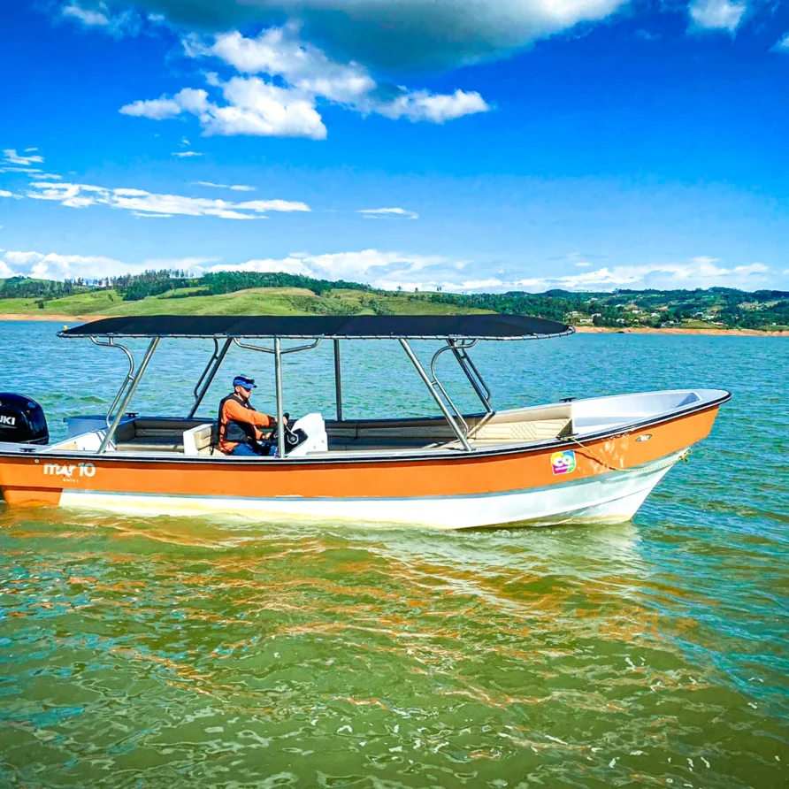 paseo en lancha en el lago calima 1 1
