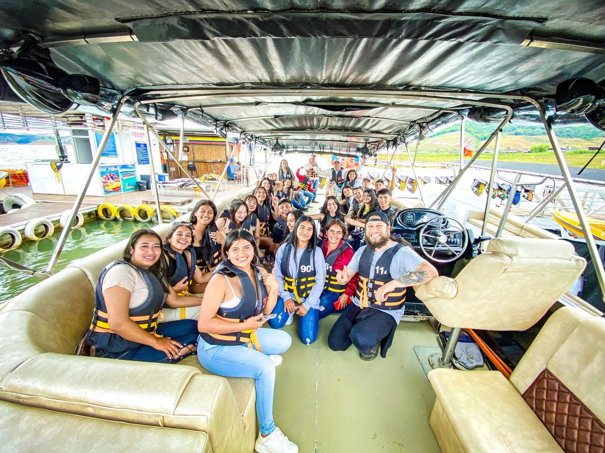 Paseo En Pontón En El Lago Calima 7 paseo en ponton 1