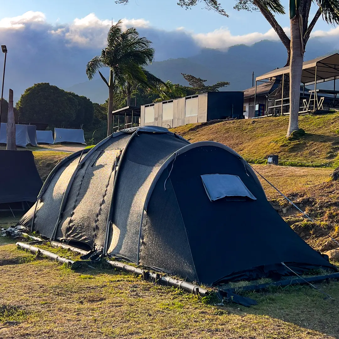 Mystic Paradise Camping Elite 8 personas