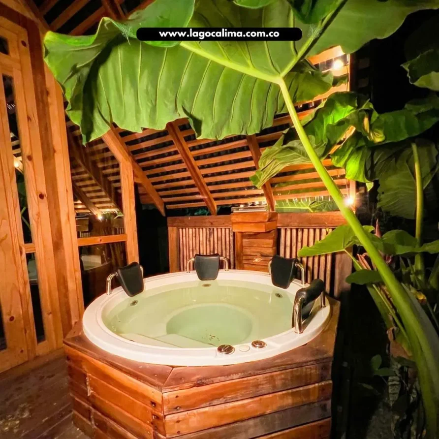 jacuzzi glamping de lujo