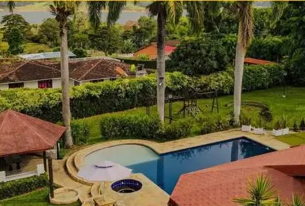 categoria de casas-campestres-en-el-lago-calima