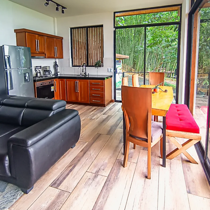 Apartamento de Lujo en el Bosque con Vista al Lago Calima