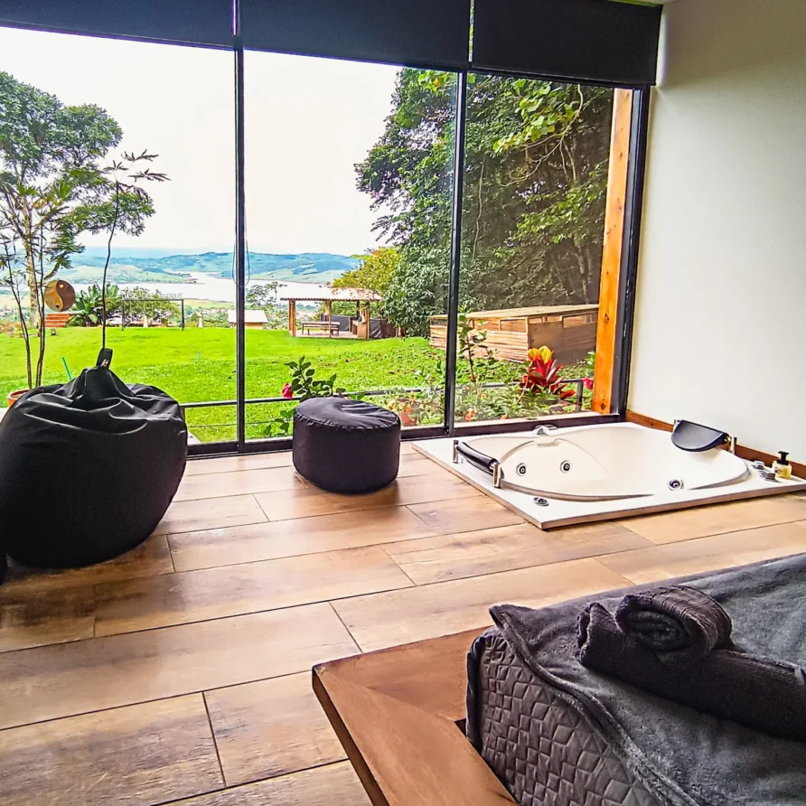 Apartamento de Lujo en el Bosque con Vista al Lago Calima