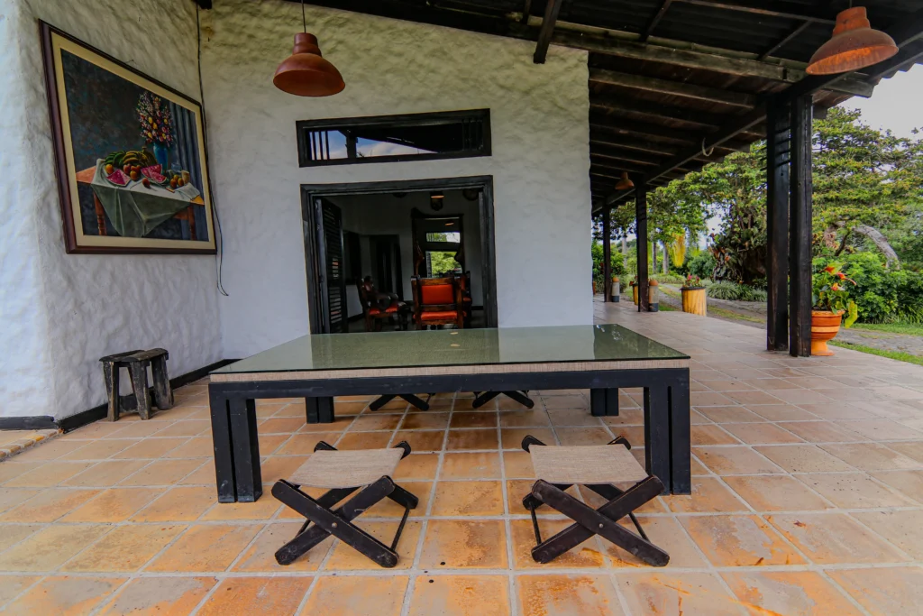 casa 2 comedor afuera